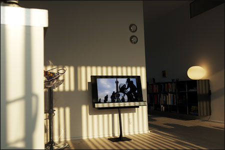 Click to enlarge B&O BeoVision 8