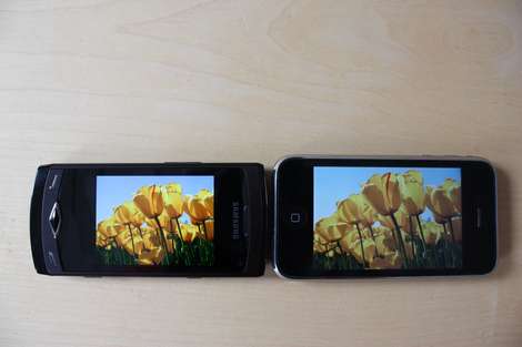 Samsung Wave (OLED) vs. Apple iPhone 3GS (LCD TN)