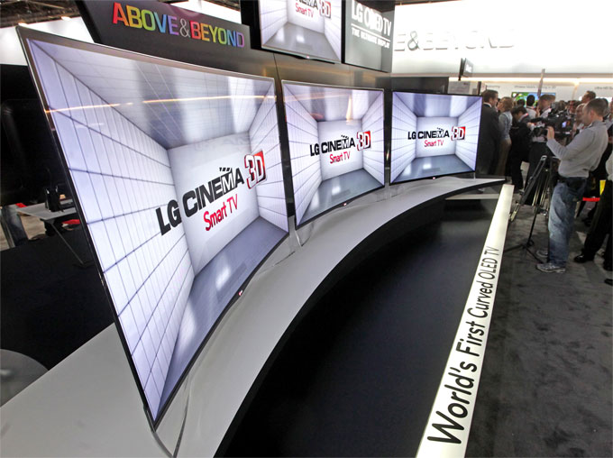 Klik for større billede LGs kurvede OLED-TV