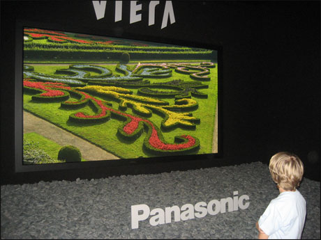 Panasonic 150”