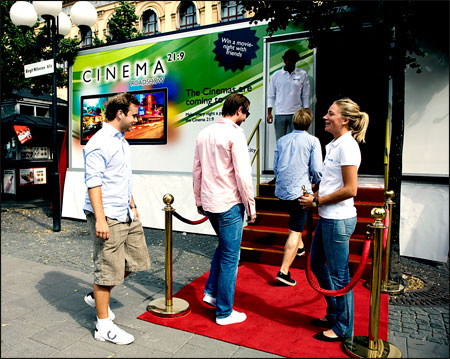 Klik for større billede Philips Cinema 21:9 Roadshow