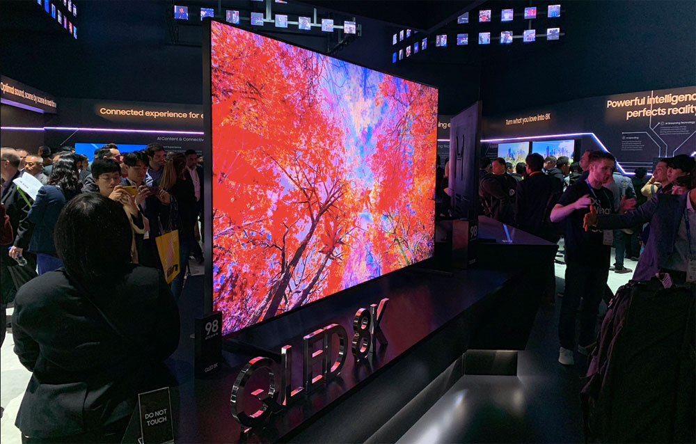 Samsung 8K Q950R Samsung 8K Q950R