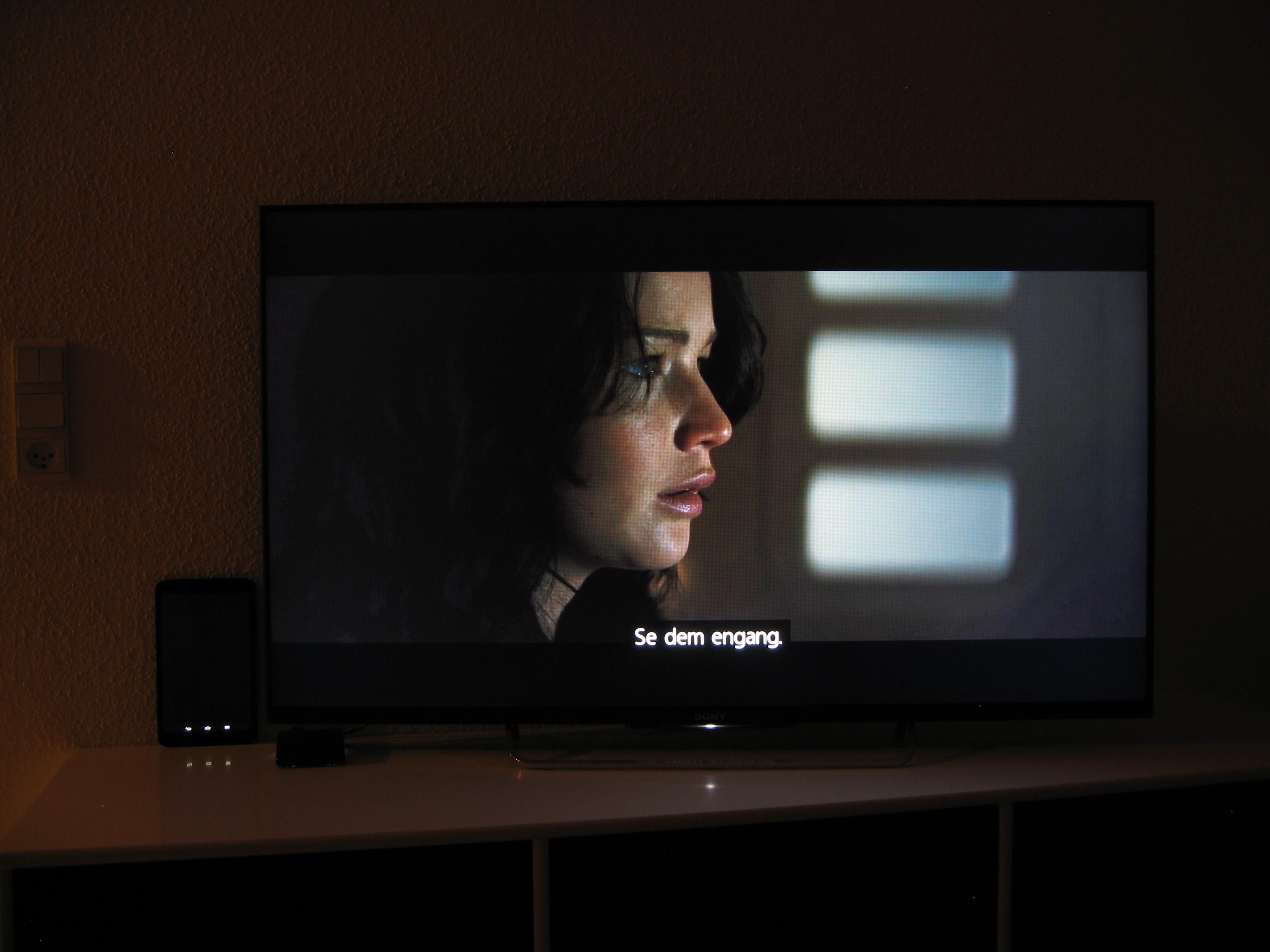 Biograf1, Baggrundslys 3.<br />Tablet 50% lysstyrke.