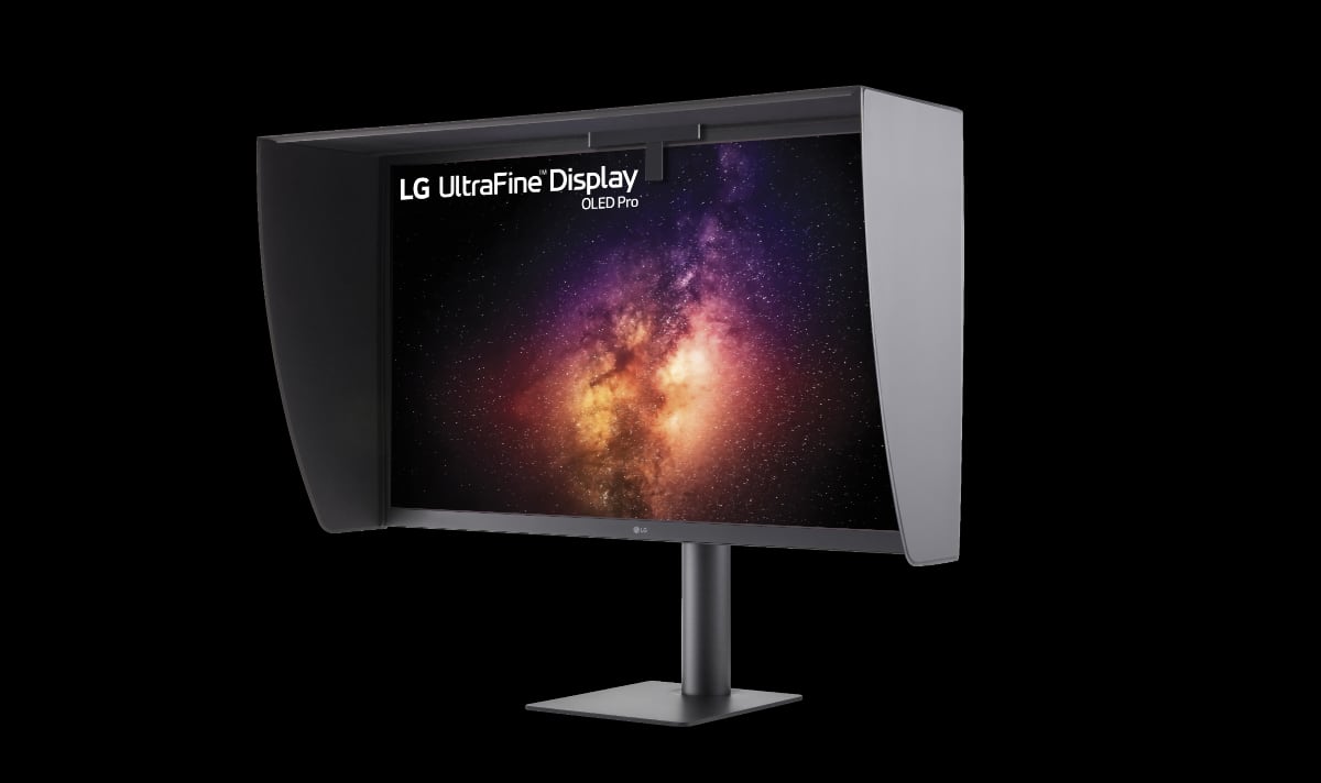 LG 32BP95E OLED Pro