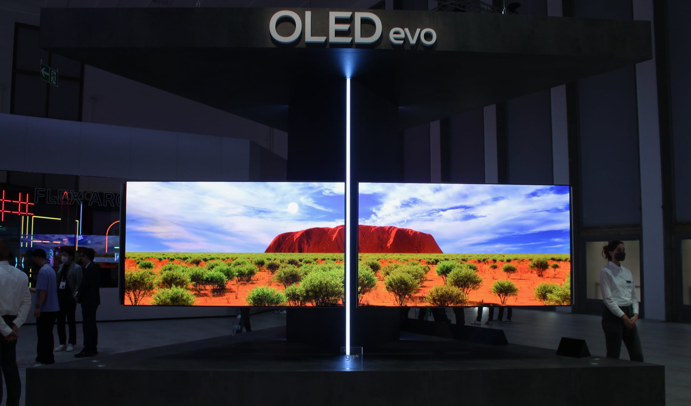 LG 97 4K OLED LG 97 4K OLED