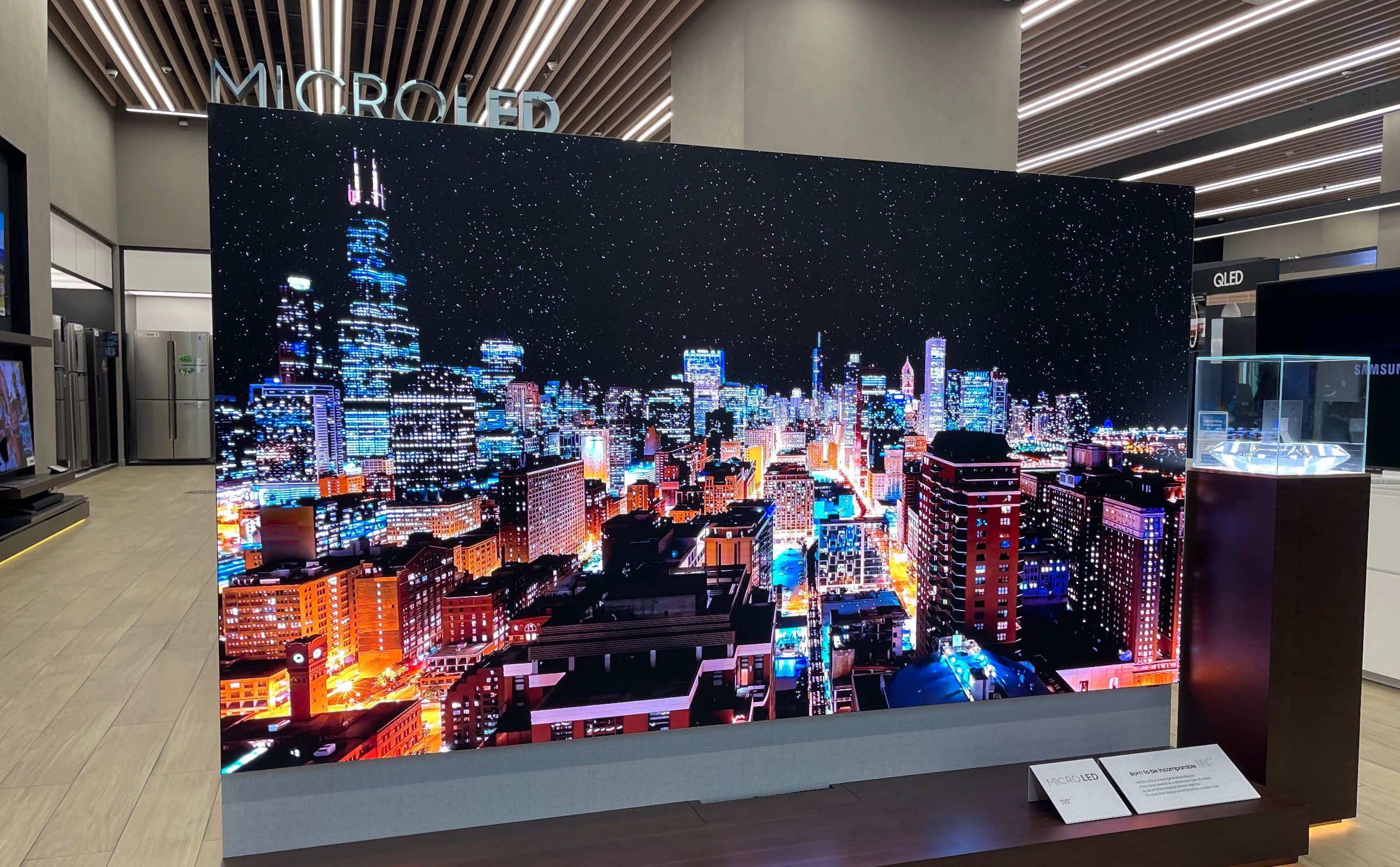 kig: Samsung's 110" TV - FlatpanelsDK