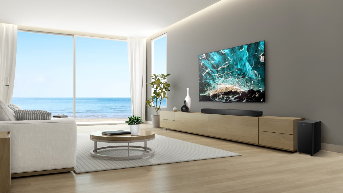 TCL C825